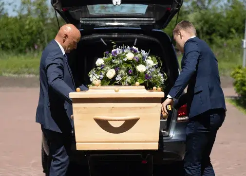Rouwdrukwerk voor een uitvaart met Alet Postma Uitvaartverzorg